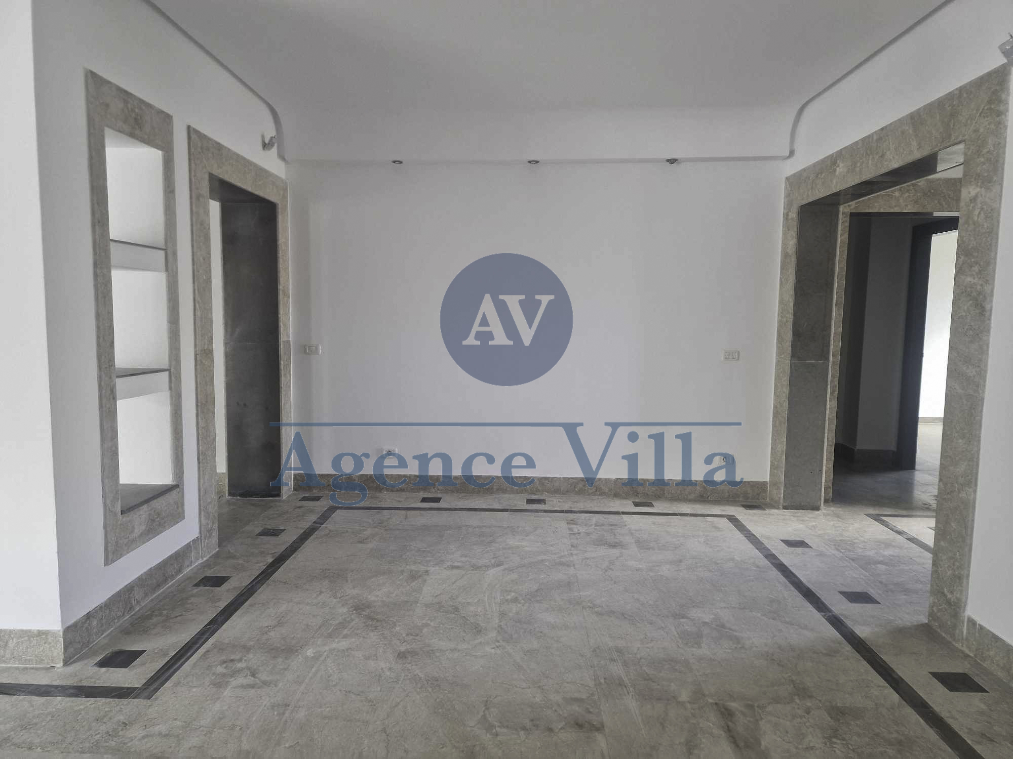 La Soukra La Soukra Location Autre Une villa plain pied  la soukra avec piscine
