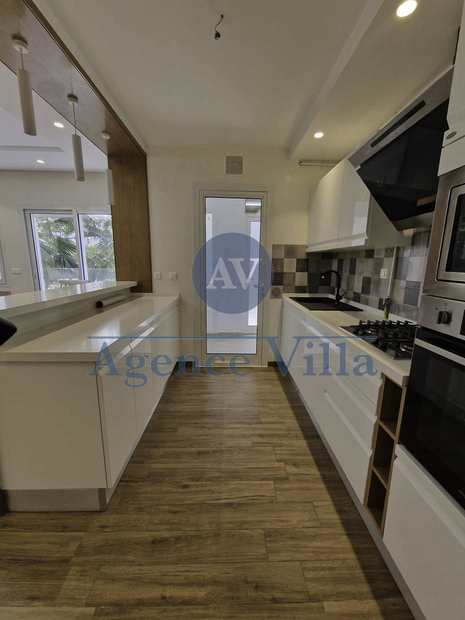 Ain Zaghouan Ain Zaghouan Vente Appart. 2 pices Un appartement s1 avec terrasse  ain zaghouan