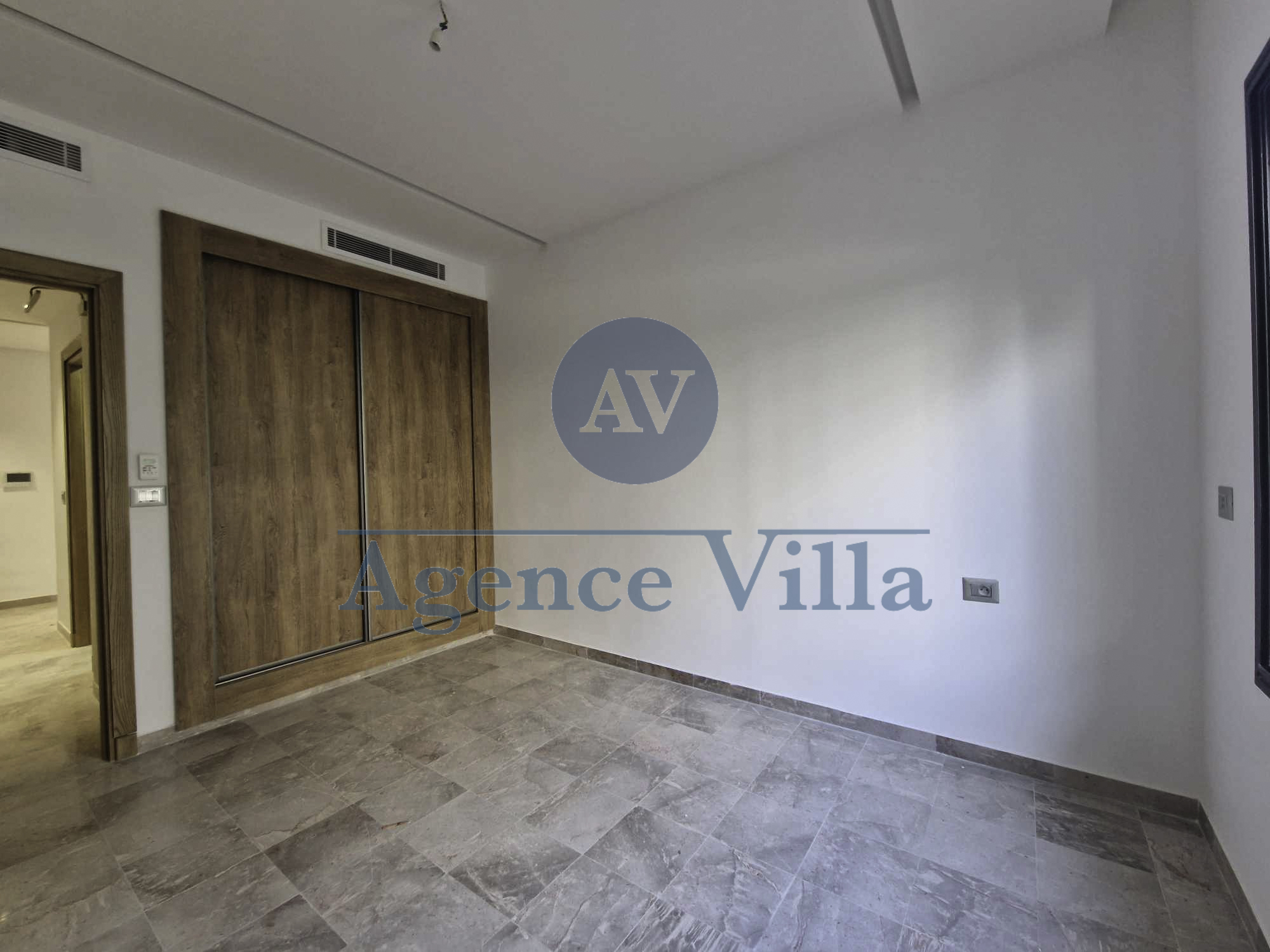 Ain Zaghouan Ain Zaghouan Vente Appart. 3 pices Un appartement s2  ain zaghouan avec jardin
