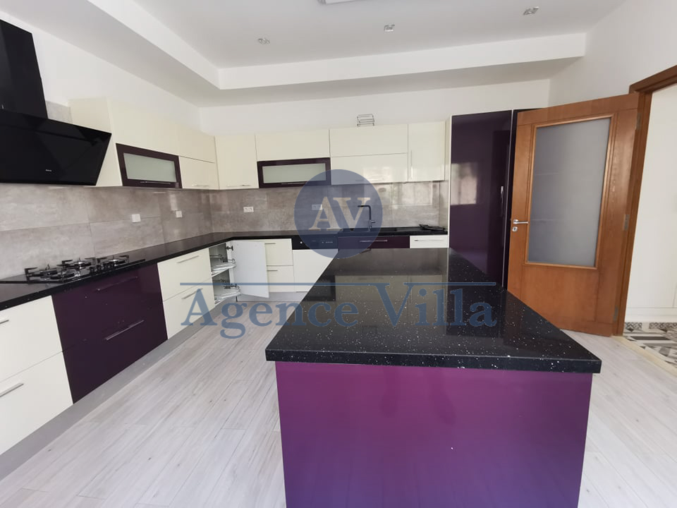 La Soukra La Soukra Location Maisons Une villa s5  la soukra avec piscine et jardin