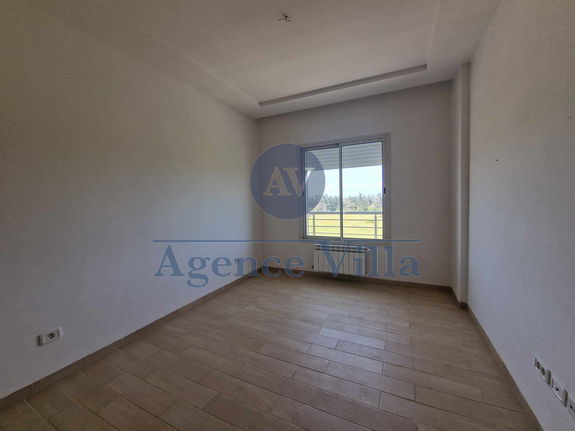 La Soukra La Soukra Location Appart. 4 pices Un appartement s3 avec place parking  la soukra