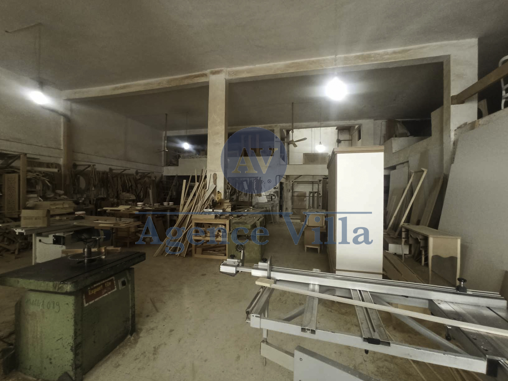 La Marsa Cite Bhar Lazreg Bureaux & Commerces Surfaces Un dpt de 600m  bhar lazrek