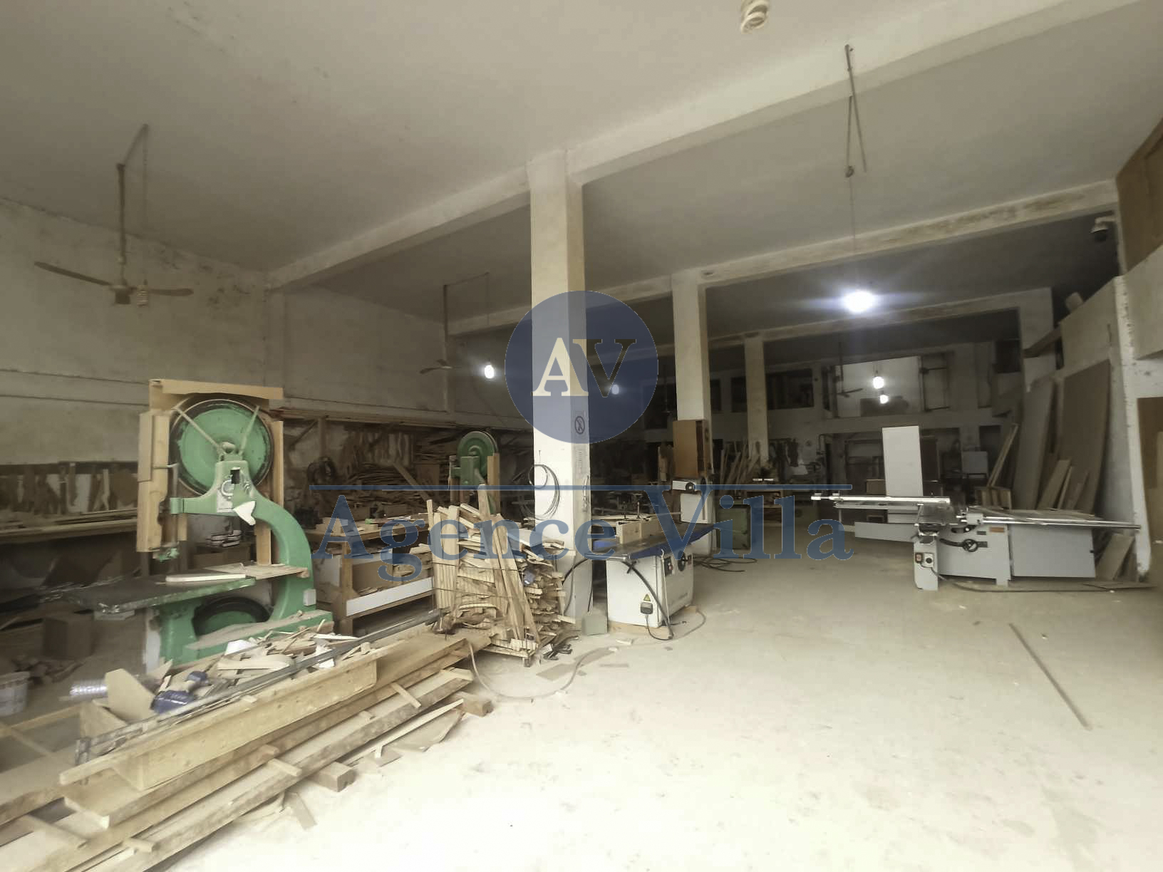 La Marsa Cite Bhar Lazreg Bureaux & Commerces Surfaces Un dpt de 600m  bhar lazrek