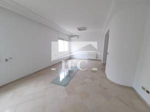 La Marsa&nbsp;Berge Du Lac&nbsp;Bureaux & Commerces&nbsp;Bureau&nbsp;Bureau en 3 espaces 104m lac 1