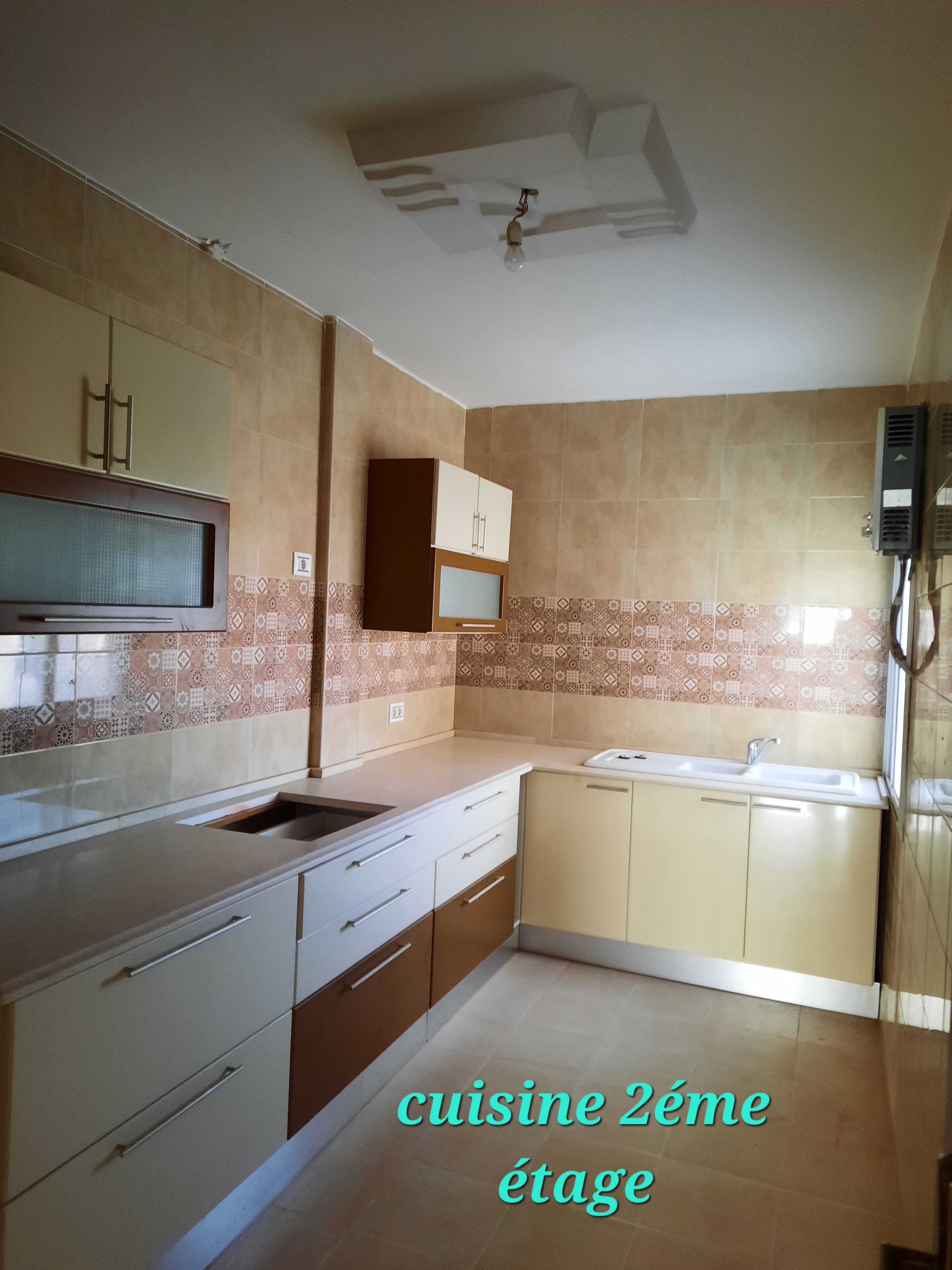 Jedaida Cite Ennour Vente Maisons 3 tages  indpendants