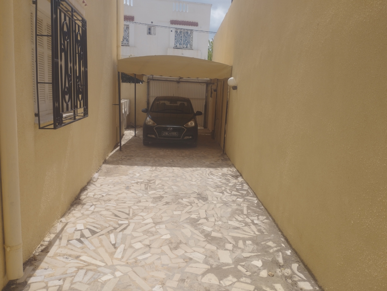 La Soukra Borj Louzir Vente Maisons Villa haut standing sur deux niveaux indpendants