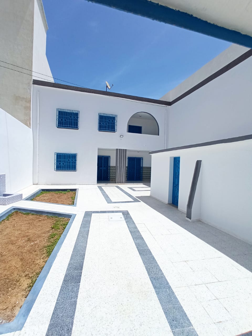 Le Bardo Ksar Said Vente Maisons Villa sur deux niveaux entirement rnovs  neuf
