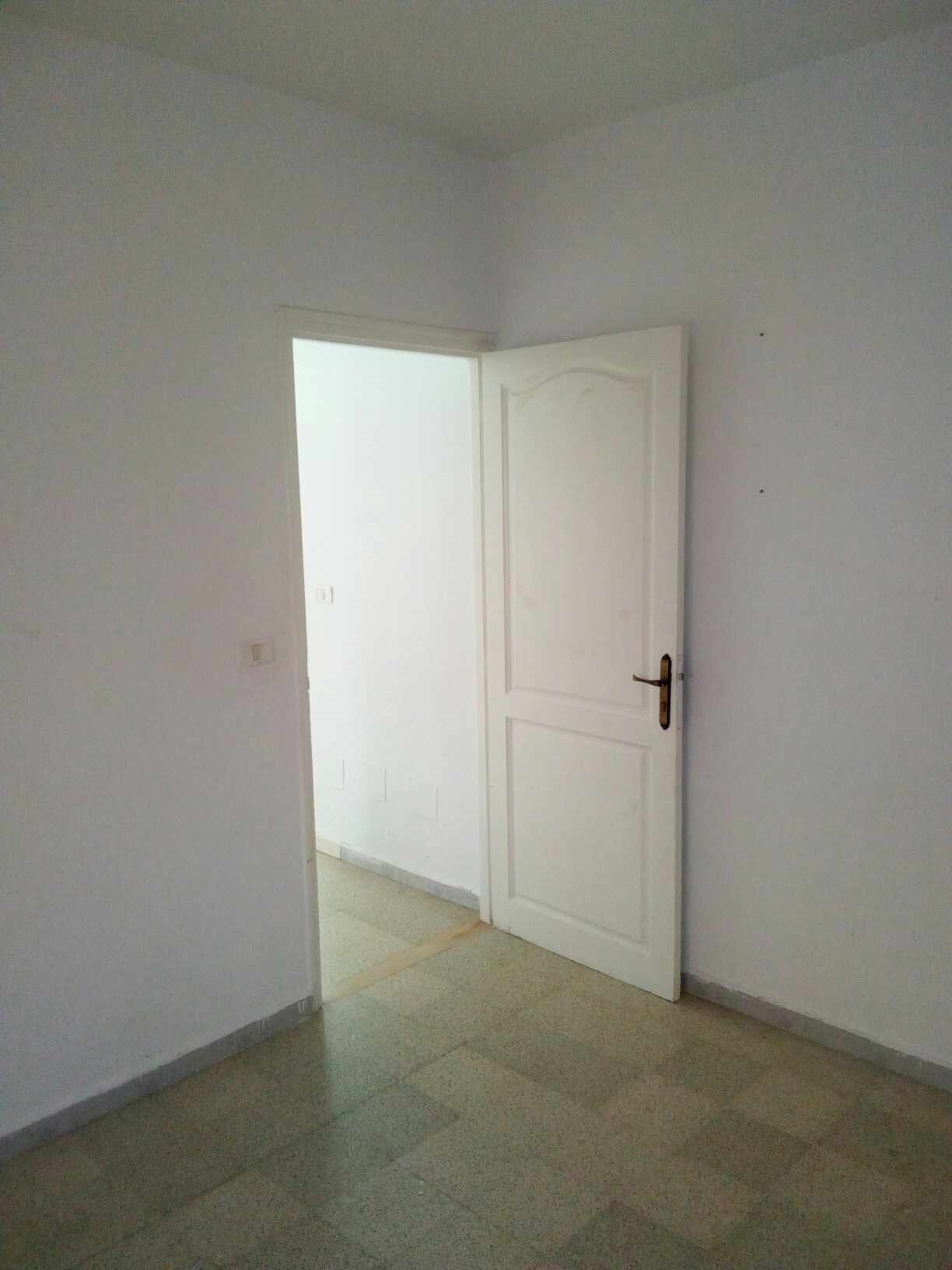 Hammam Lif Cite Ennouzha Location Appart. 3 pices Appartement au 2 eme etage