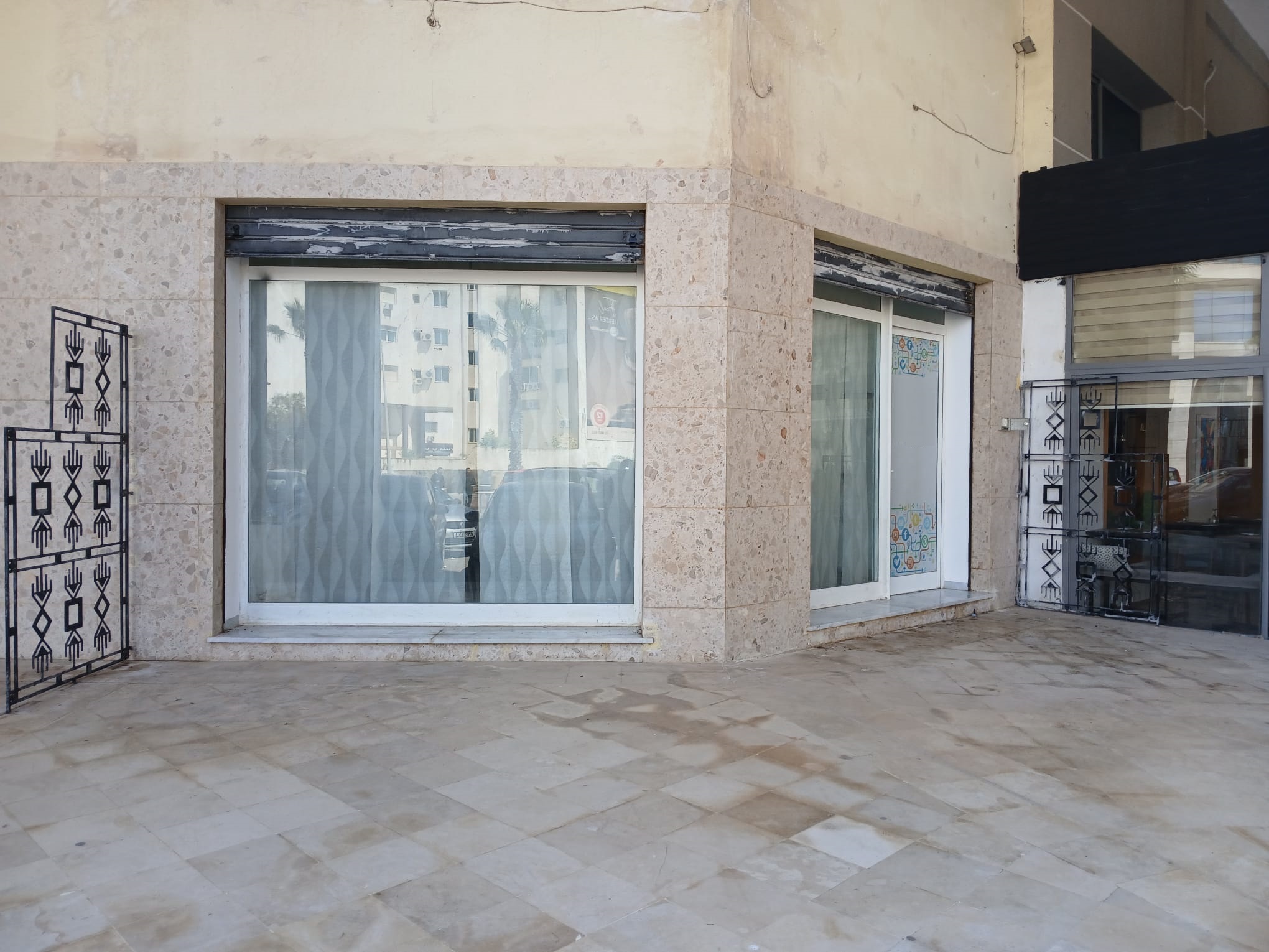 La Marsa Berge Du Lac Bureaux & Commerces Grance libre Local commercial bureau prs htel movenpick lac