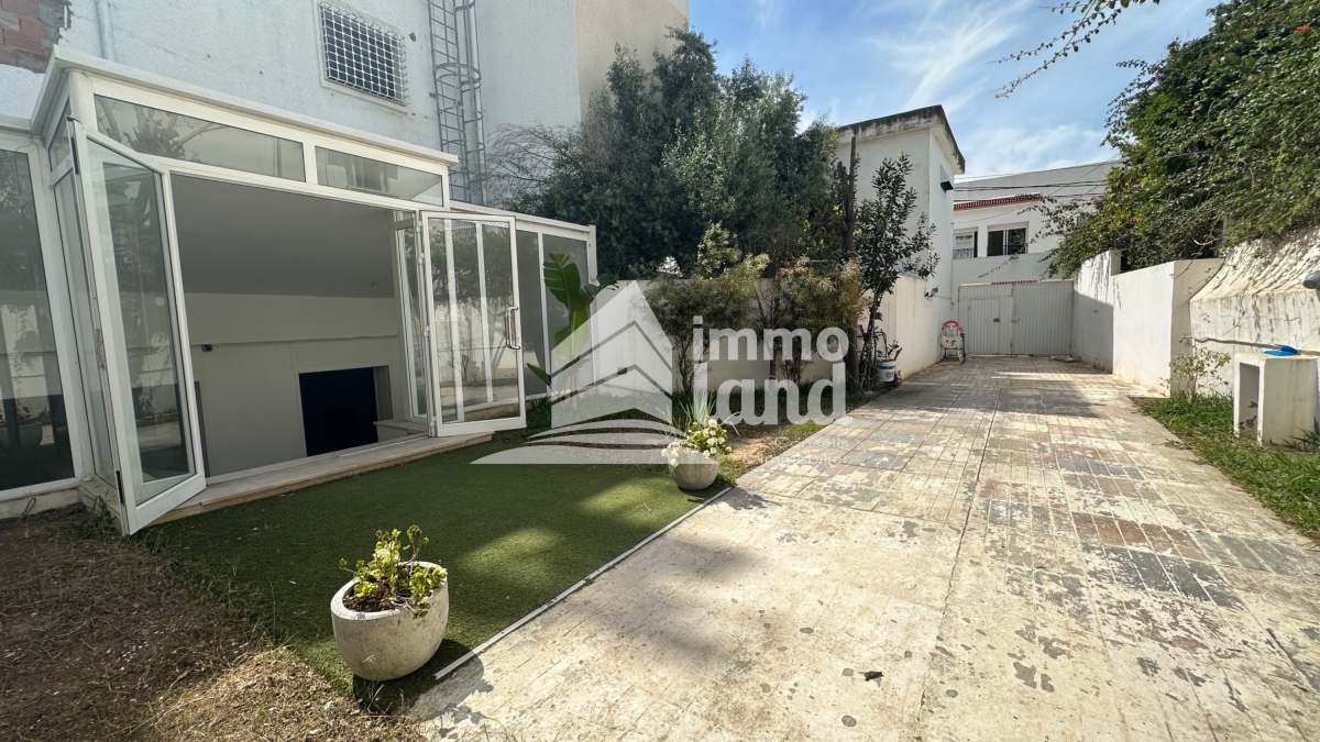 La Marsa Cite El Mhiri Location Surfaces Open space avec jardin  la marsa