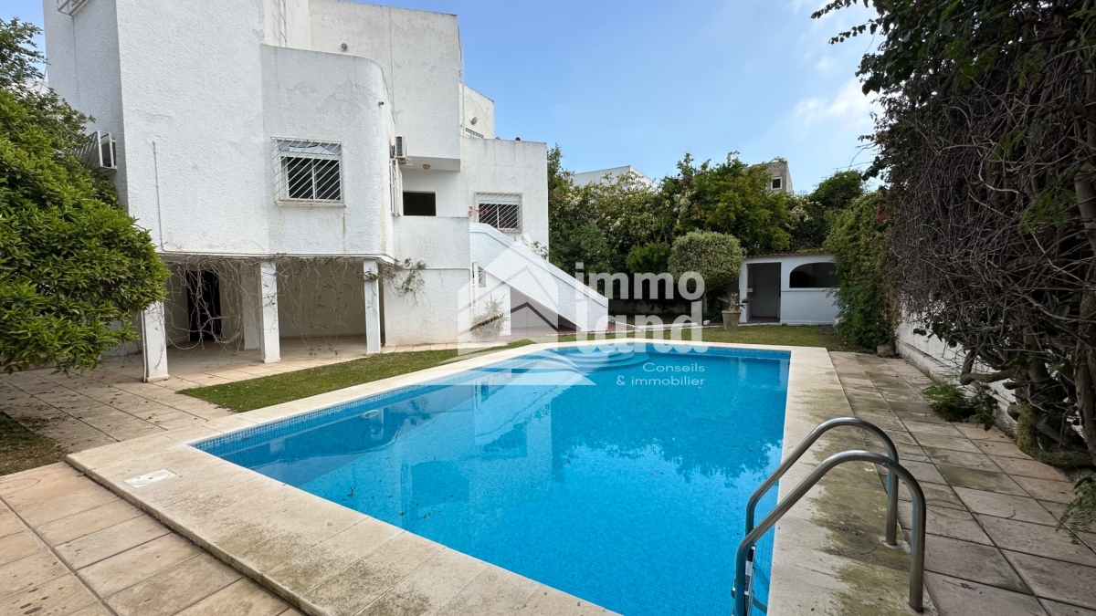 La Marsa Cite El Hana Vente Maisons Villa sur deux niveaux avec piscine  la marsa
