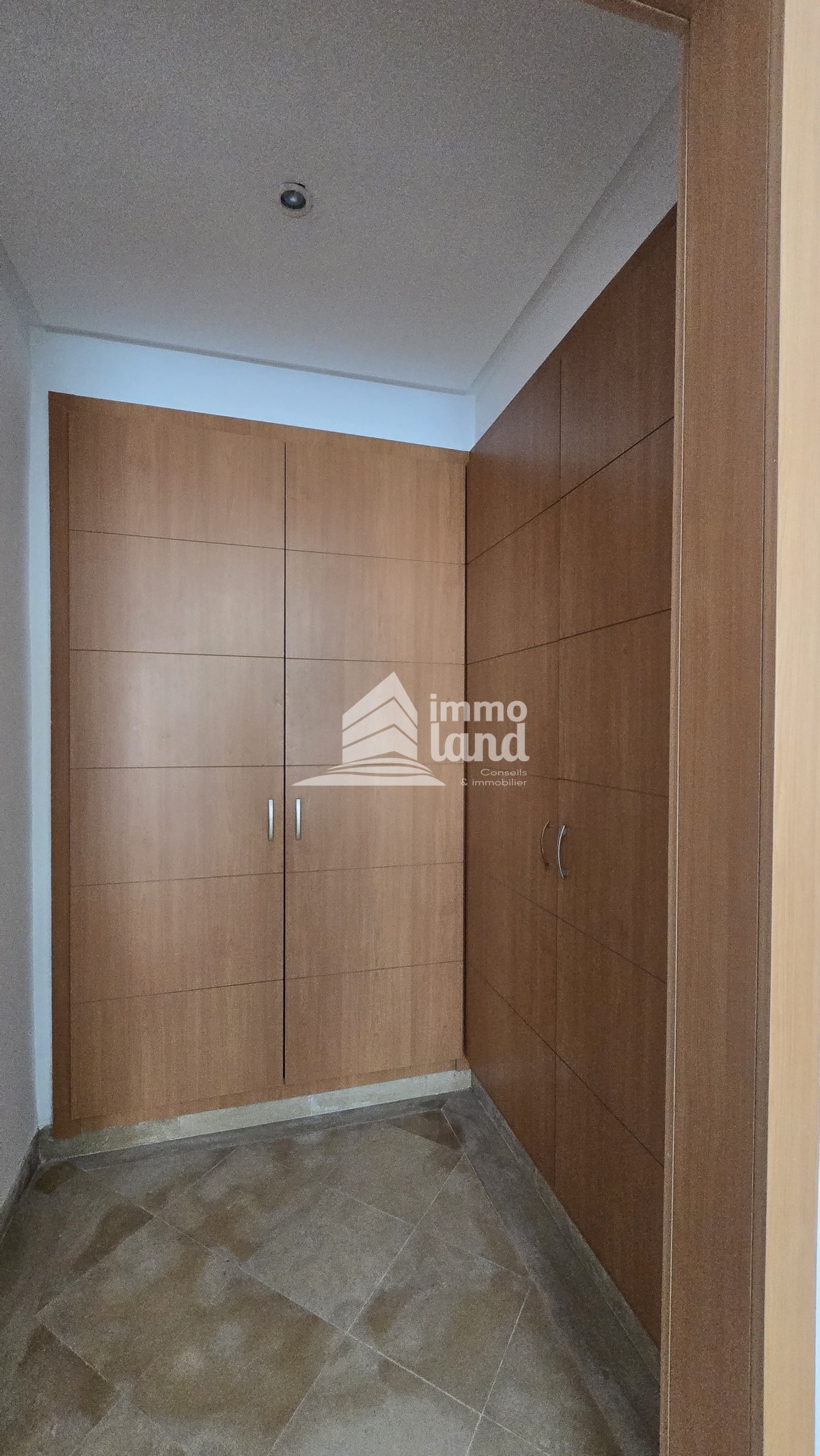 La Marsa Cite Du Stade Location Appart. 2 pices Appartement s1 meubl avec jardin  la marsa