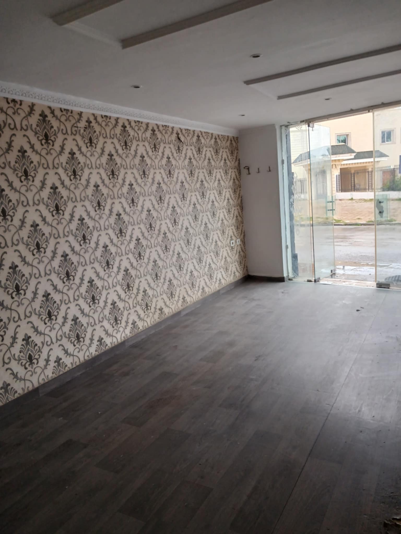 Ariana Ville Cite Ennasr 1 Bureaux & Commerces Grance libre Local grance libre emplacement stratgique