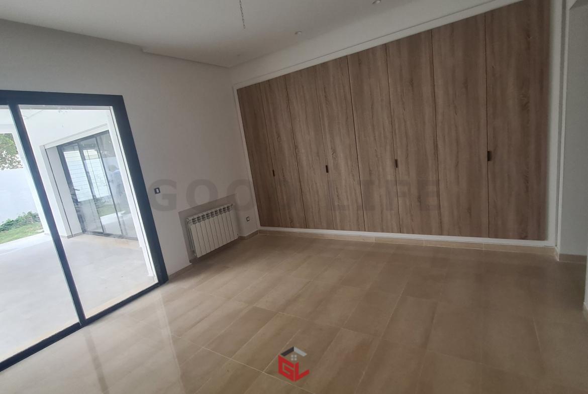 El Menzah El Menzah 4 Location Appart. 5 pices+ S4 avec jardin et chambre de service  menzah 4
