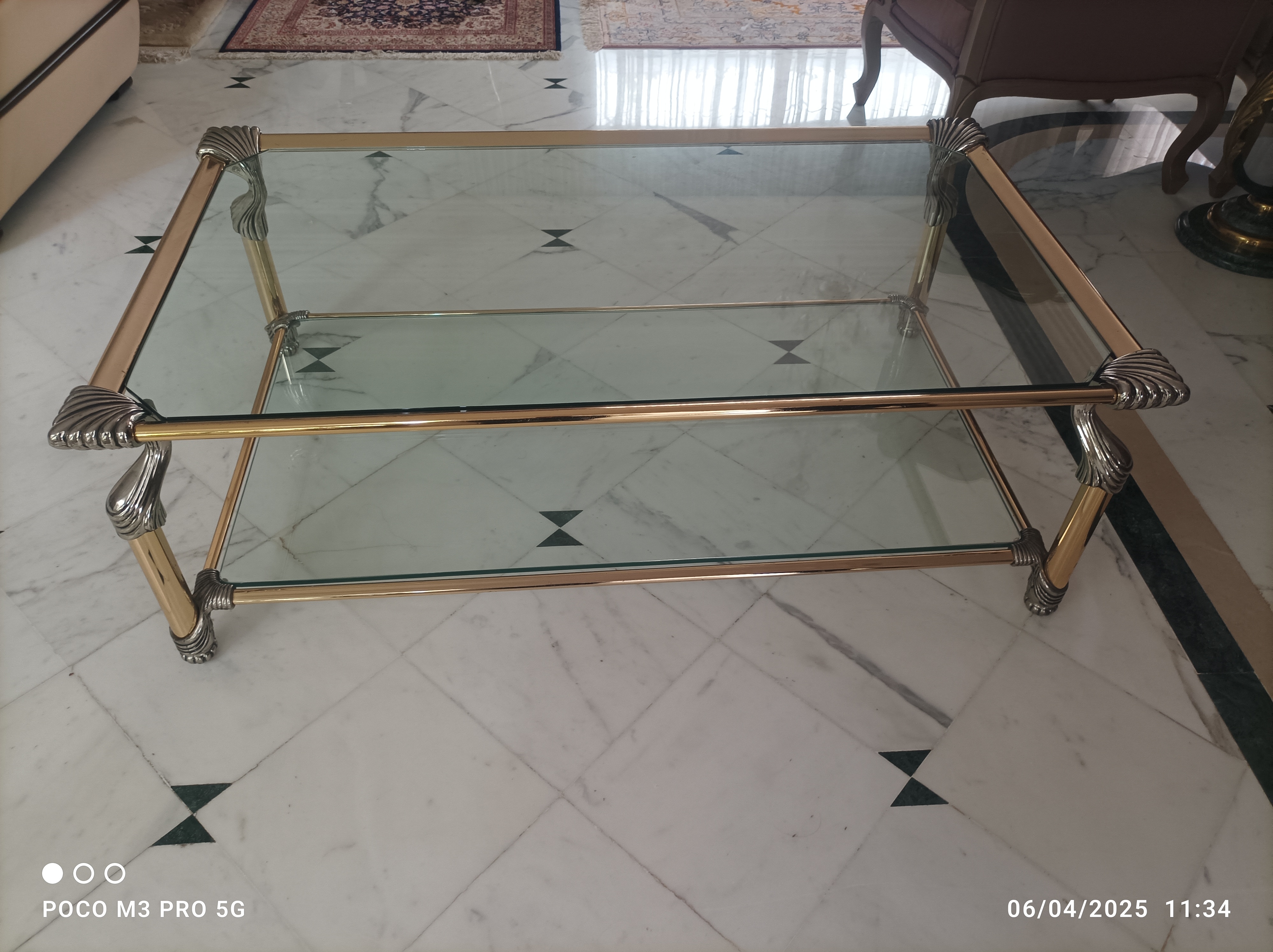 Ariana Ville Cite Ennasr 2 Salon - Salle  manger  Tables basses Table en laiton