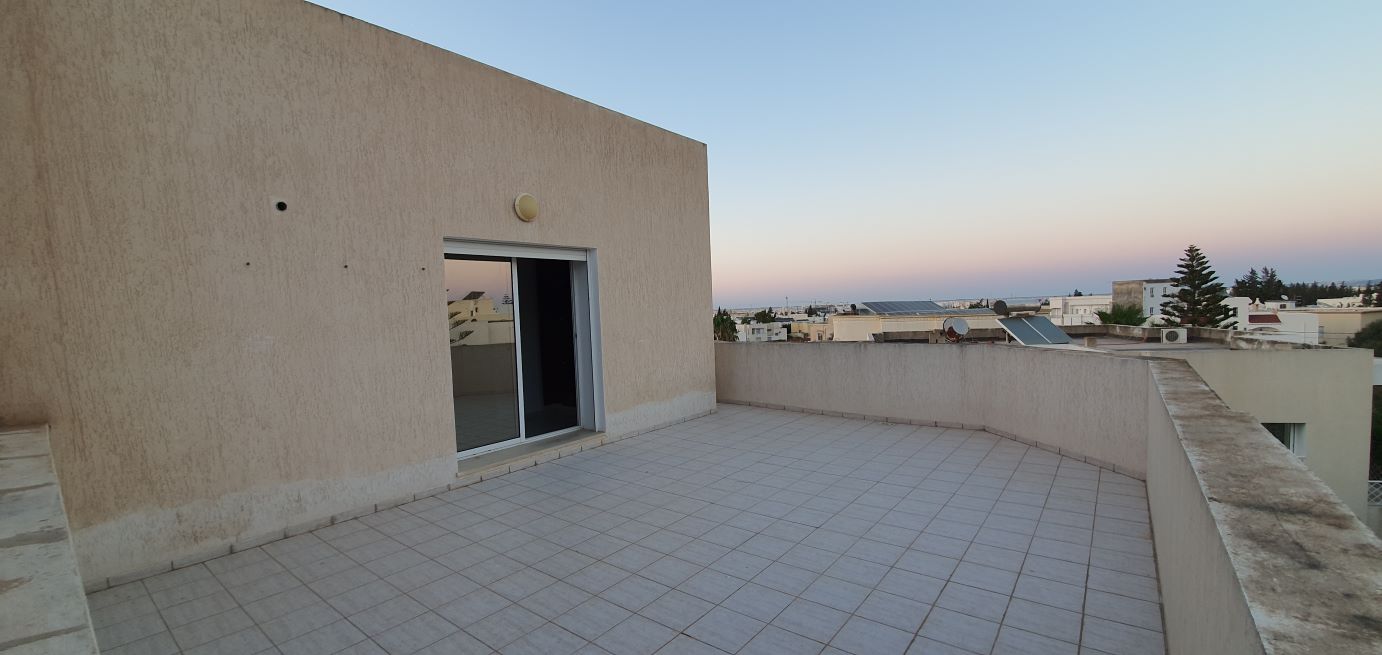 Ariana Ville Riadh Landlous Location Appart. 2 pices S1 avec une grande terrasse et vue panoramique