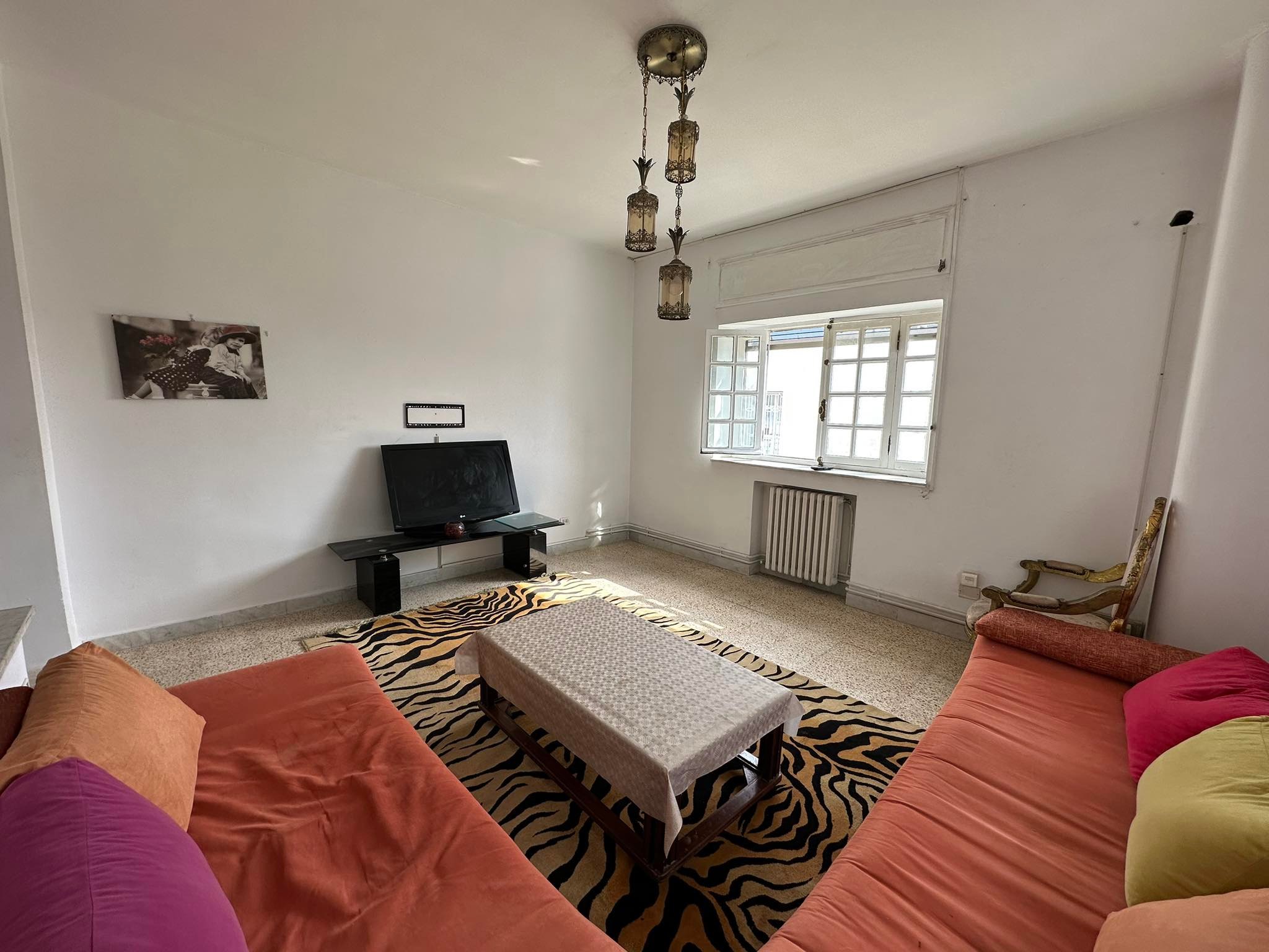Ariana Ville El Menzah 7 Location Appart. 4 pices Etage de villa s3 meubl  menzah 7