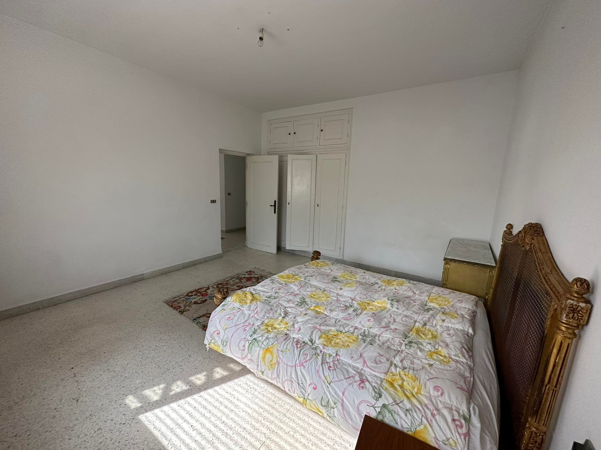 Ariana Ville El Menzah 7 Location Appart. 4 pices Etage de villa s3 meubl  menzah 7
