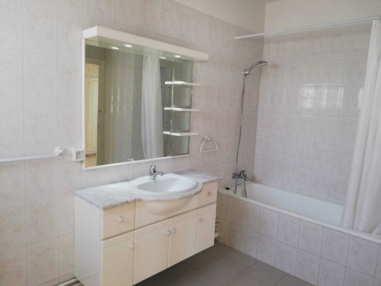 Ariana Ville Cite Ennasr 2 Location Appart. 5 pices+ Appart s4 spacieux  ennasr