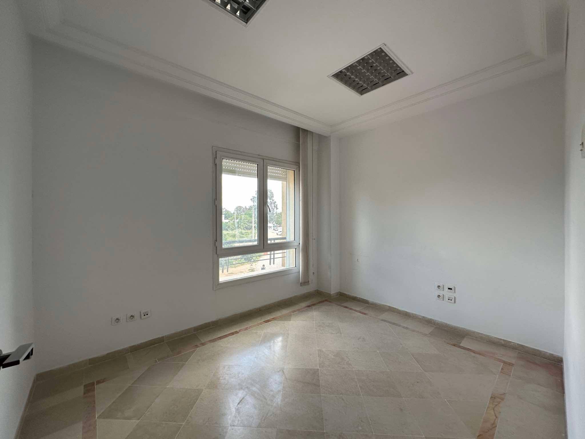 Cite El Khadra Zone urbaine nord Bureaux & Commerces Bureau Bureau a4 au centre urbain nord