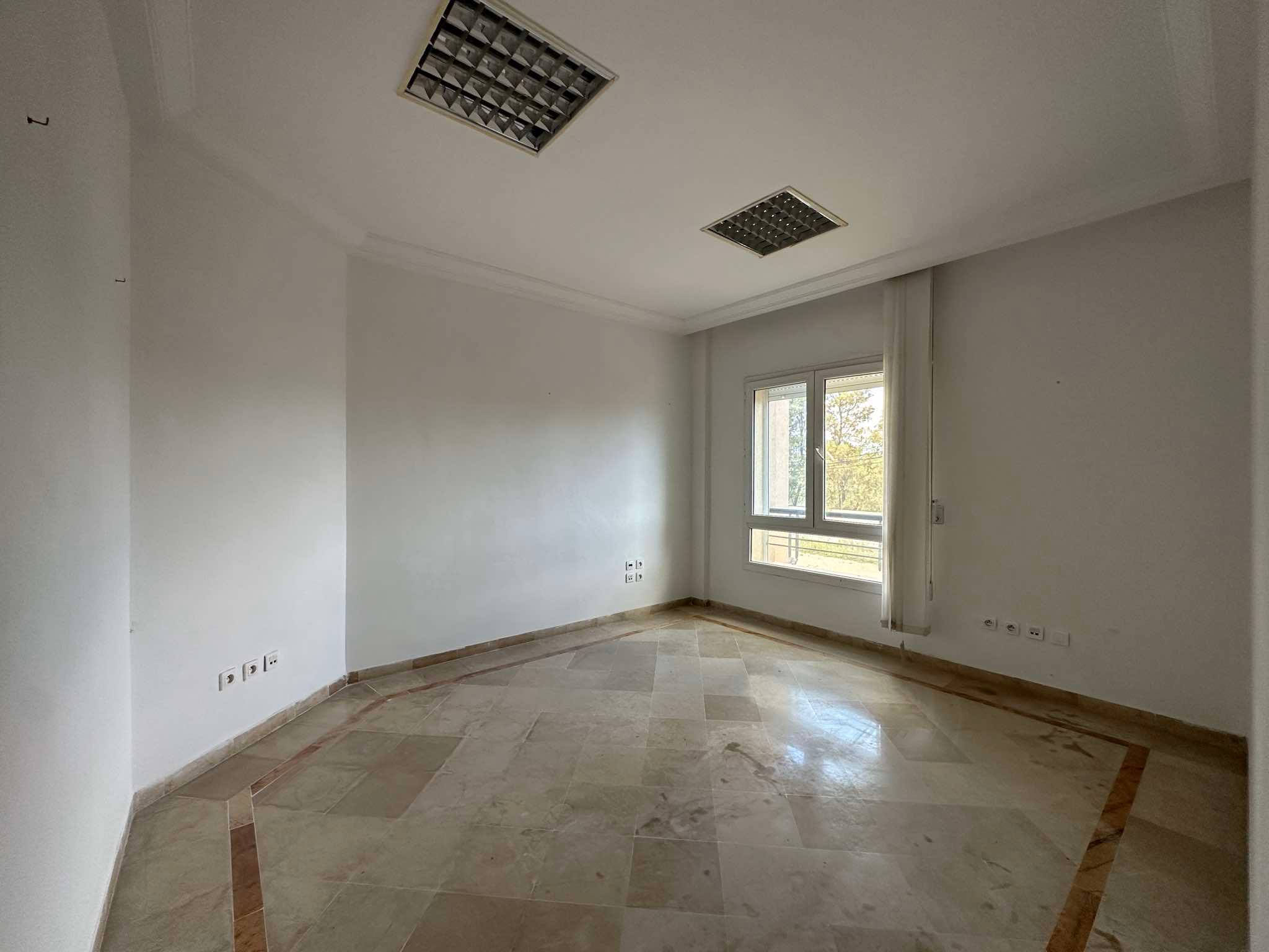 Cite El Khadra Zone urbaine nord Bureaux & Commerces Bureau Bureau a4 au centre urbain nord