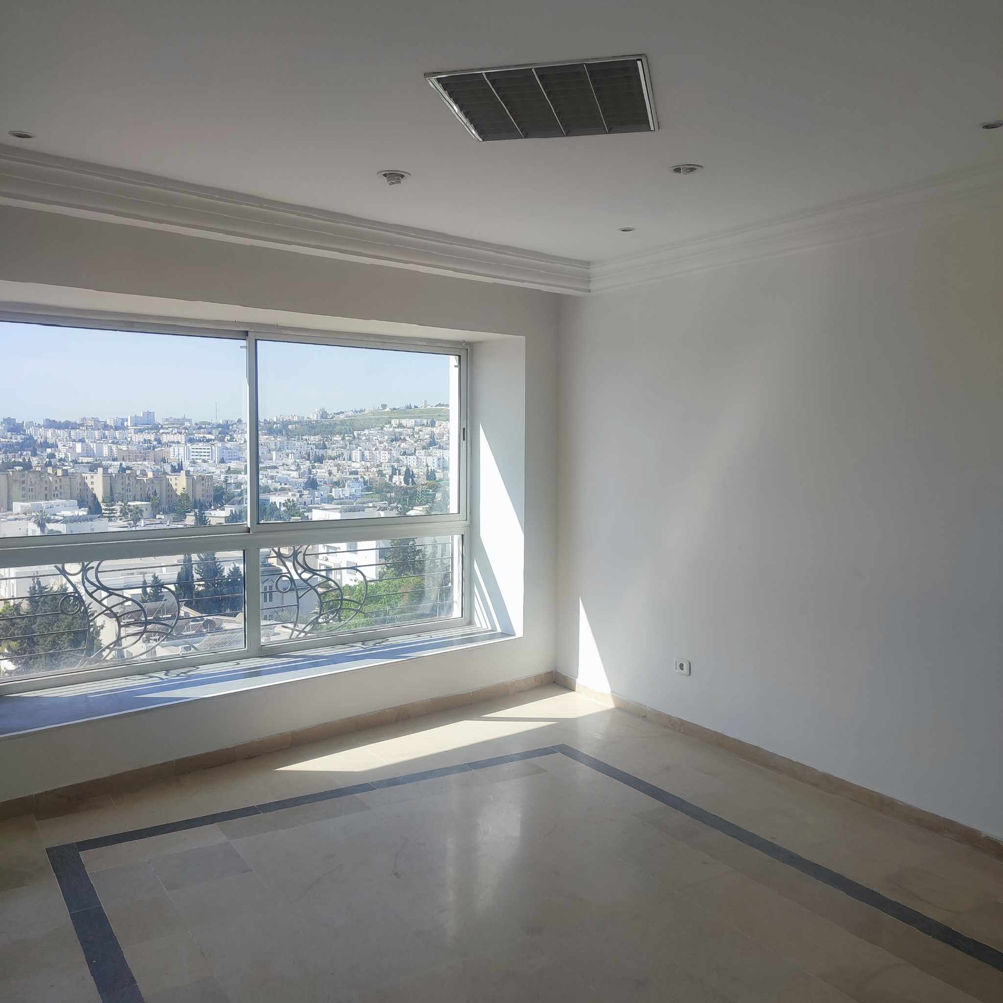 Ariana Ville Cite Ennasr 2 Location Appart. 2 pices Bureau d'une pice