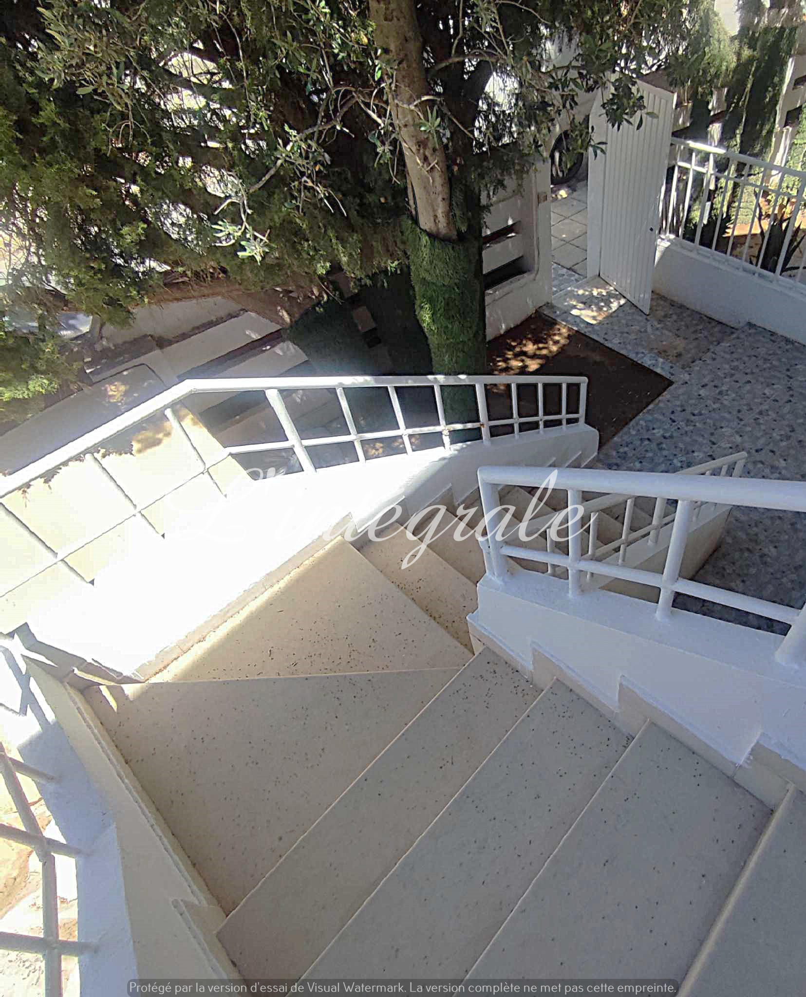 Ariana Ville El Menzah 7 Location Appart. 4 pices S3 tage de villa vide ou meubl