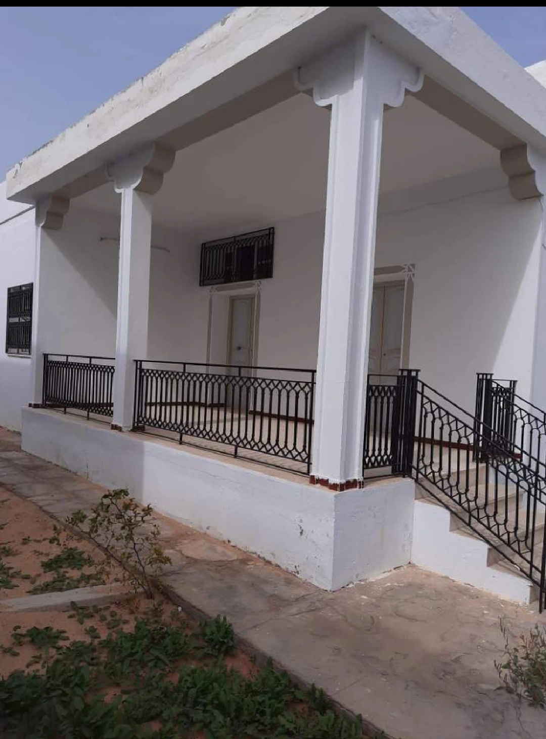Sakiet Ezzit Merkez Bouacida Location Maisons Maison avec garage et jardin
