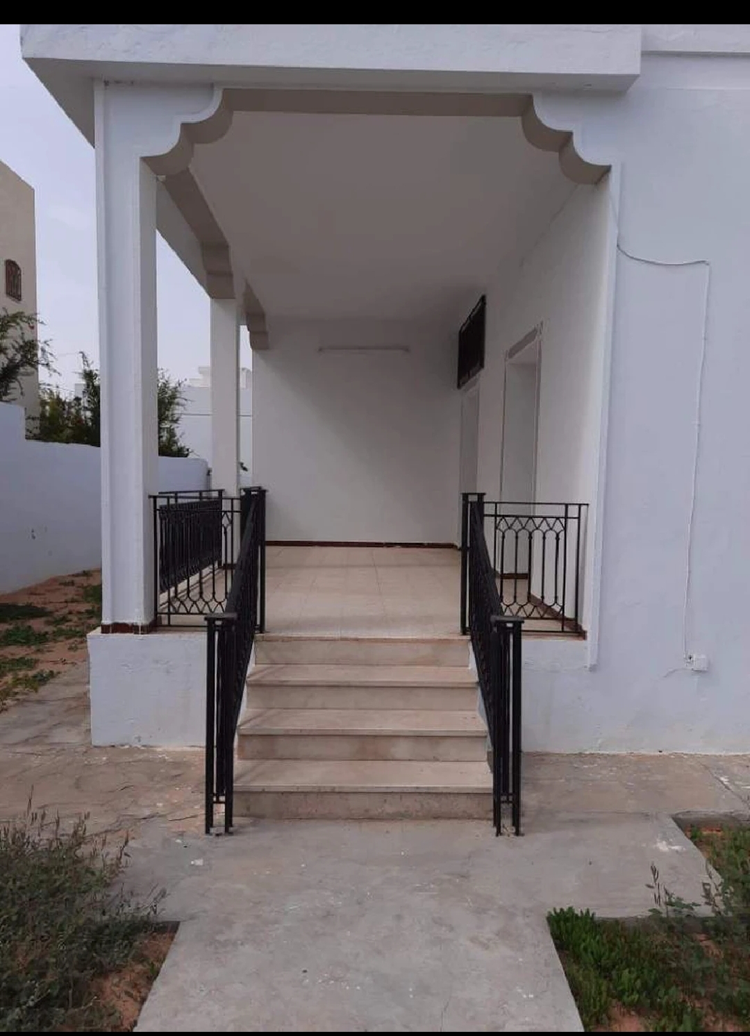 Sakiet Ezzit Merkez Bouacida Location Maisons Maison avec garage et jardin