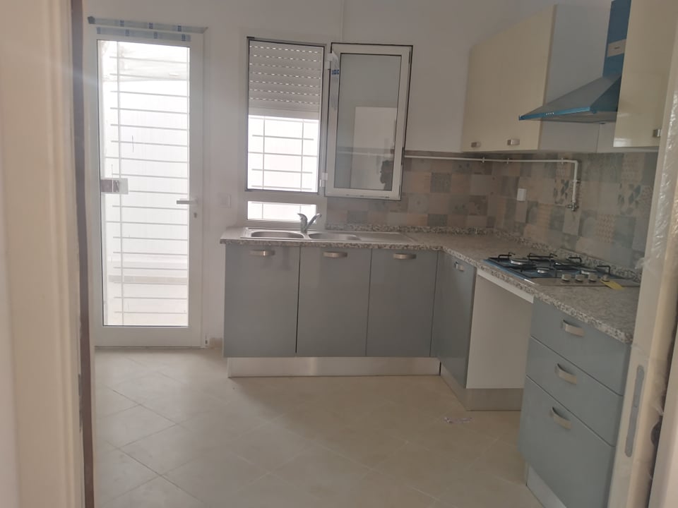Raoued Cite Ennour Jaafar Location Appart. 3 pices Rdc splus2  nour jaafer