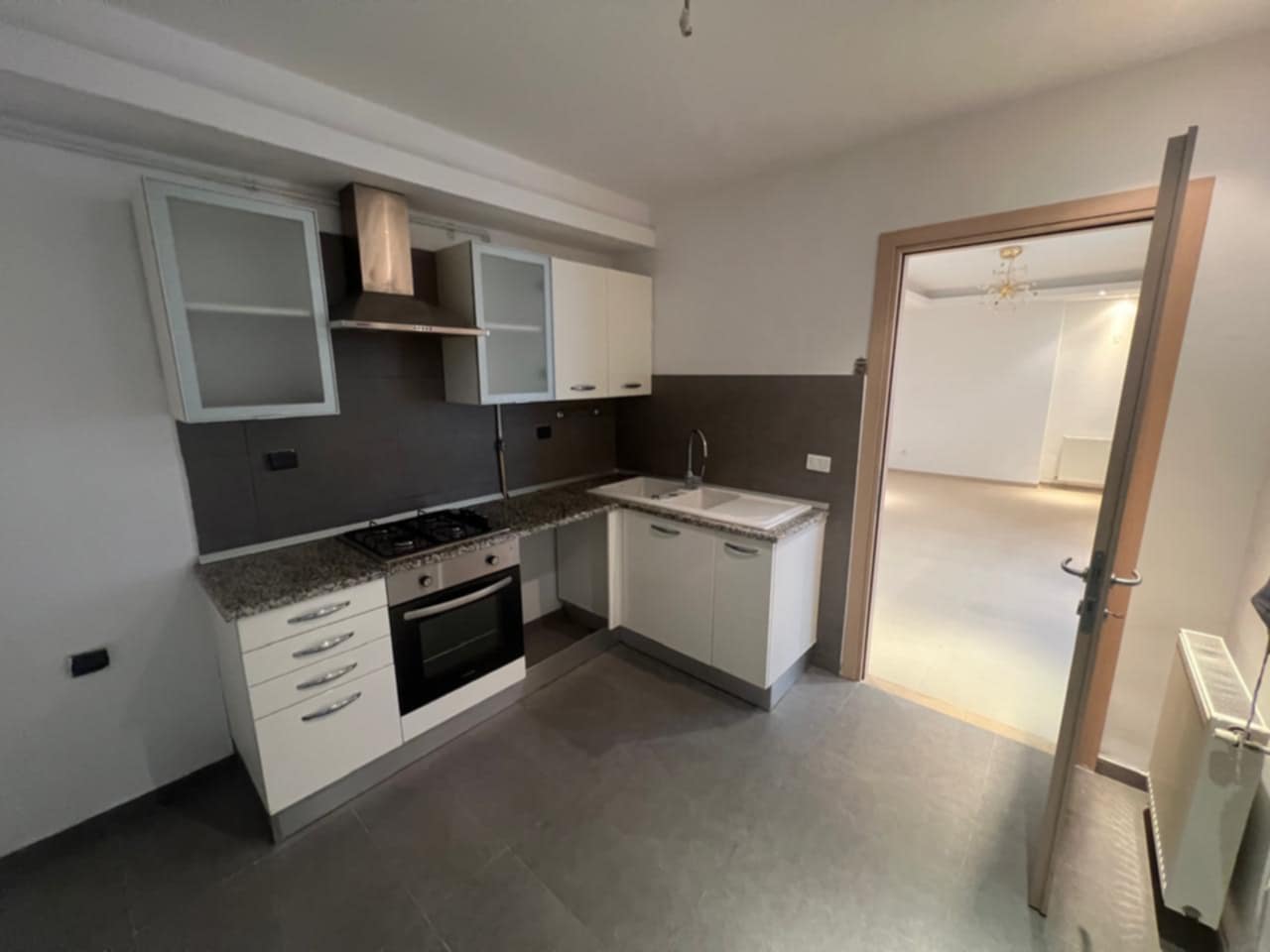 La Soukra La Soukra Location Appart. 3 pices Rdc splus2  la soukra