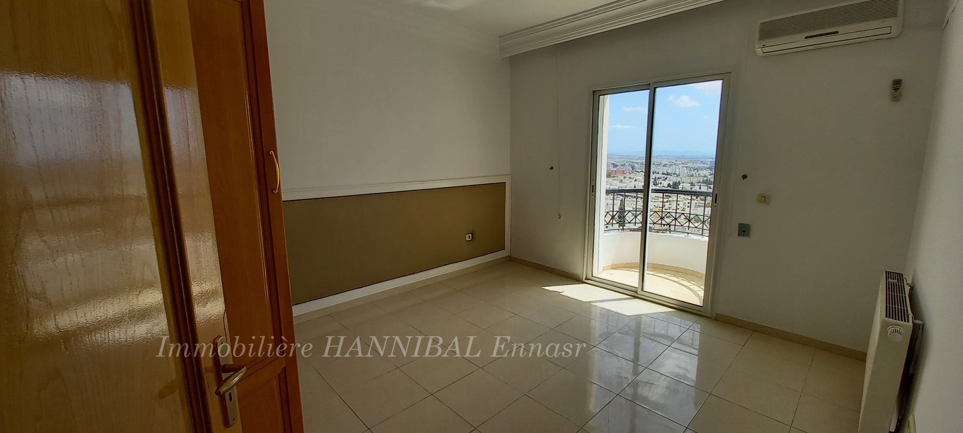 Ariana Ville Cite Ennasr 2 Location Appart. 4 pices Bel appartement