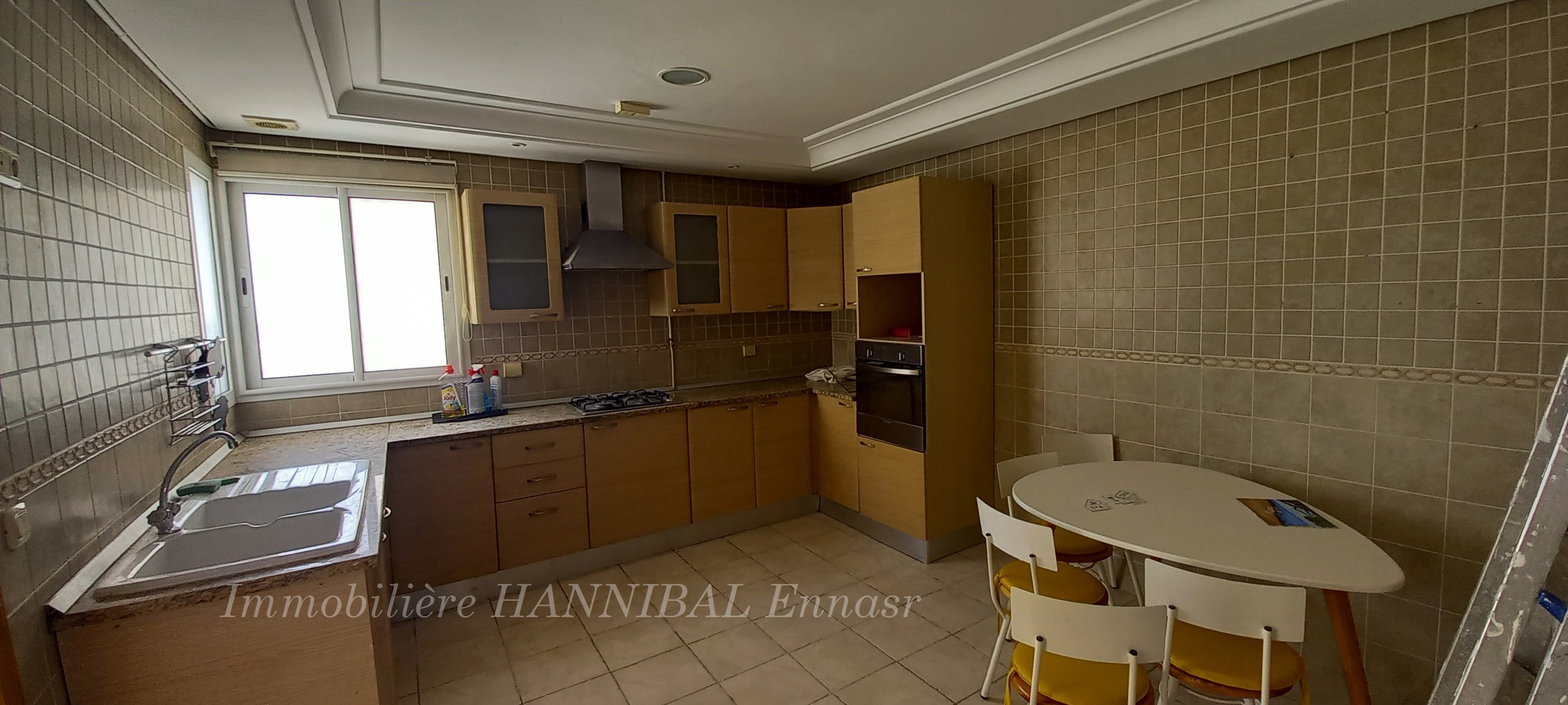 Ariana Ville Cite Ennasr 2 Location Appart. 4 pices Bel appartement