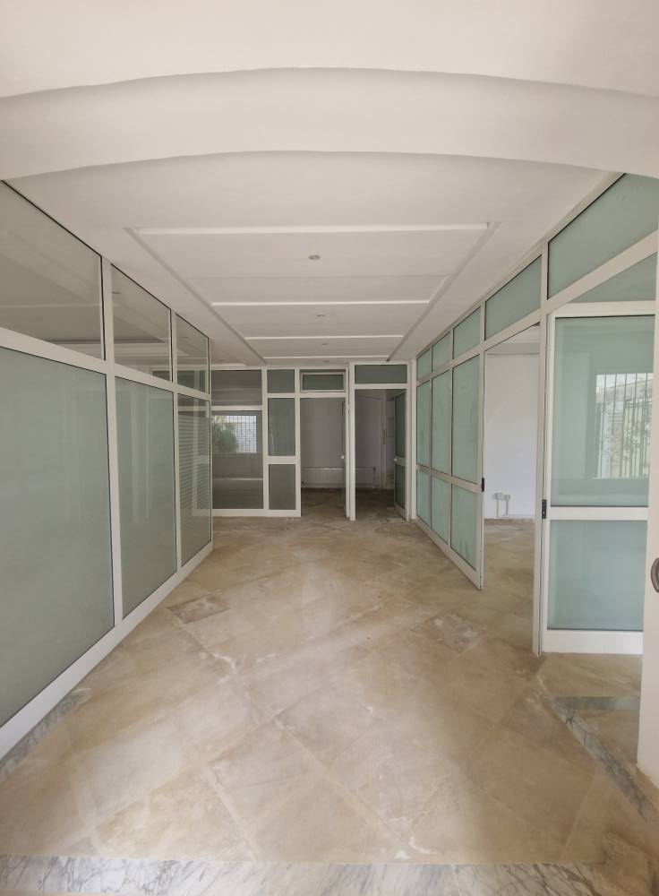 Ariana Ville Cite Ennasr 2 Bureaux & Commerces Surfaces Rezdechausse de villa  pour activit bureautique