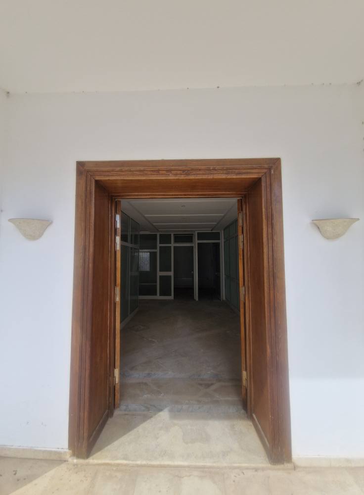 Ariana Ville Cite Ennasr 2 Bureaux & Commerces Surfaces Rezdechausse de villa  pour activit bureautique