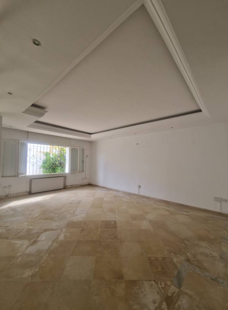 Ariana Ville Cite Ennasr 2 Bureaux & Commerces Surfaces Rezdechausse de villa  pour activit bureautique