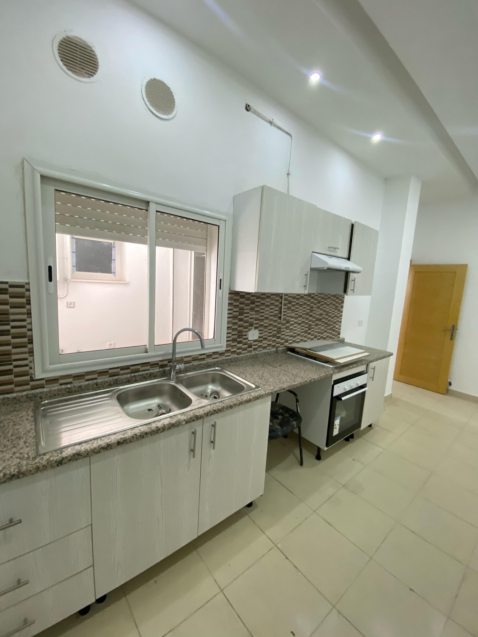 El Mourouj El Mourouj Vente Appart. 1 pice Bureau s1  mourouj 5