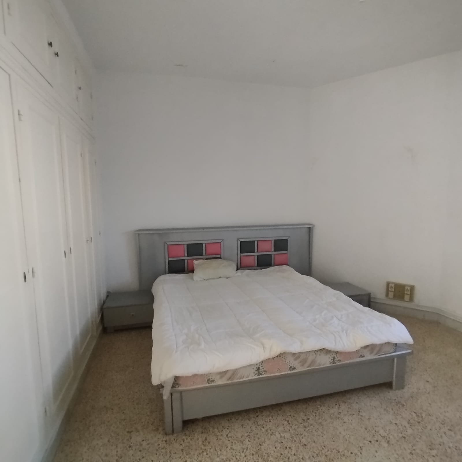 Ariana Ville El Menzah 7 Location Appart. 4 pices Etage de villa meubl  menzah7