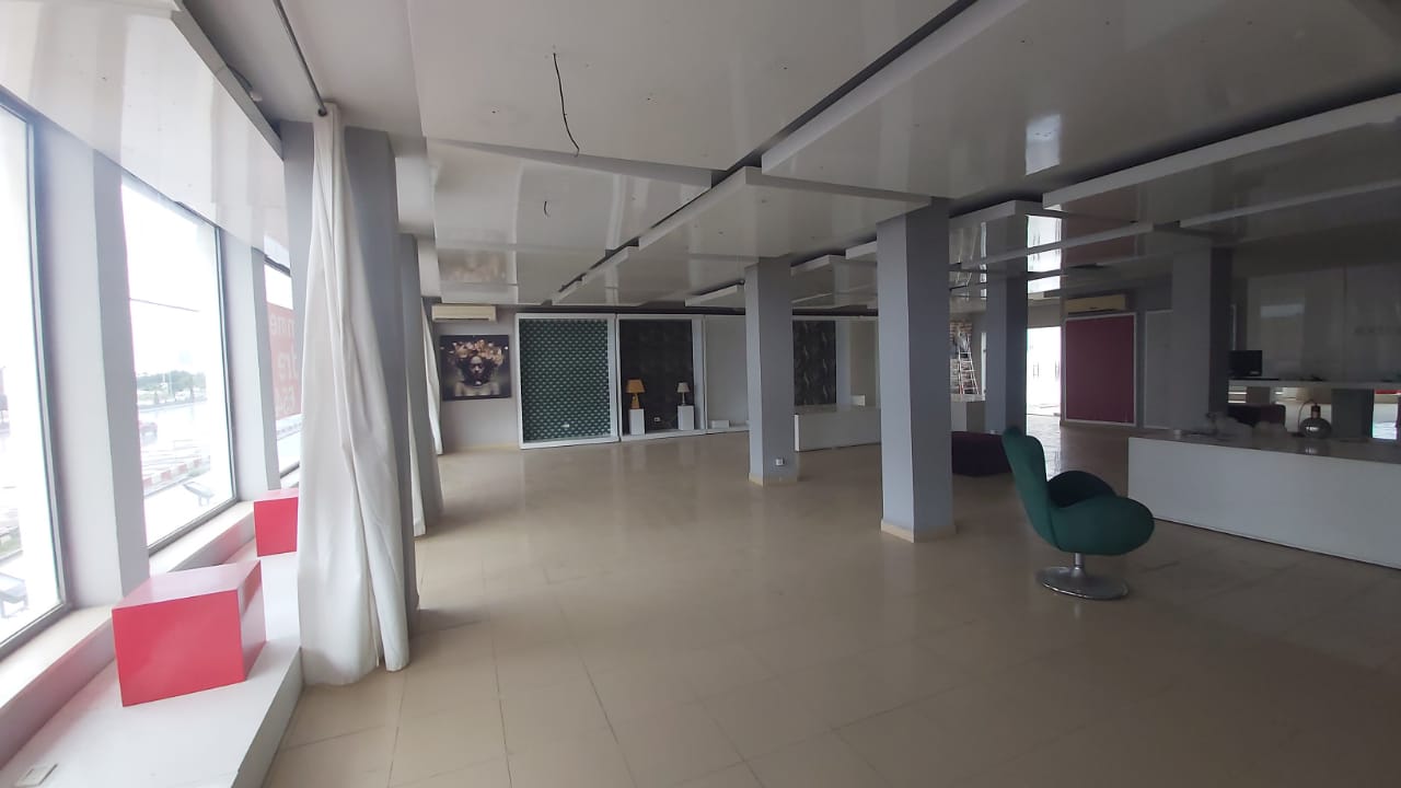 Ain Zaghouan Ain Zaghouan Bureaux & Commerces Fond de Commerce Fond de commerce  l'aouina sur artre principale