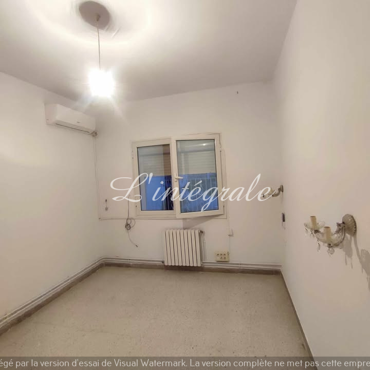 Ariana Ville El Menzah 5 Location Appart. 4 pices Bel s3 retap