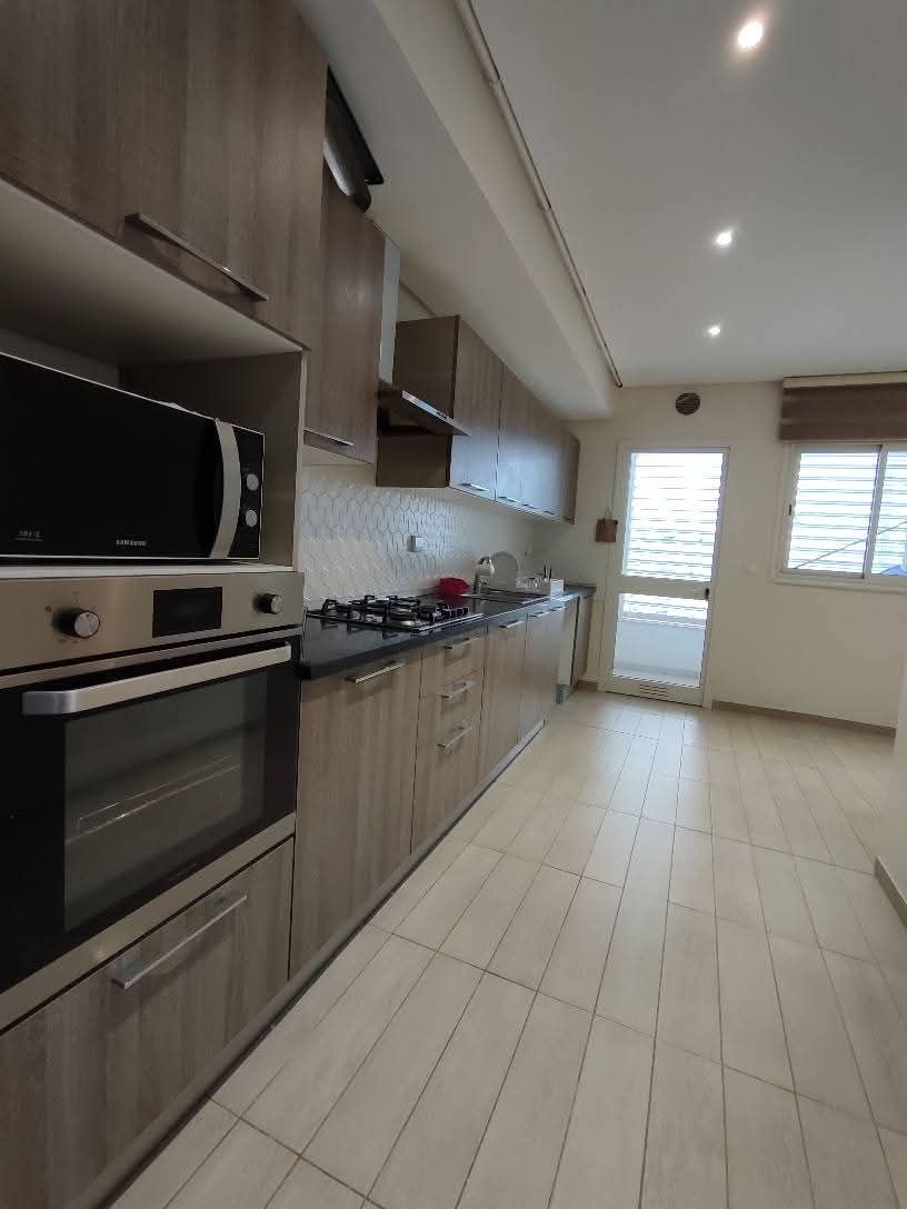 Ariana Ville Cite Ennasr 2 Location Appart. 3 pices S 2 avec terrasse cit nasr 2