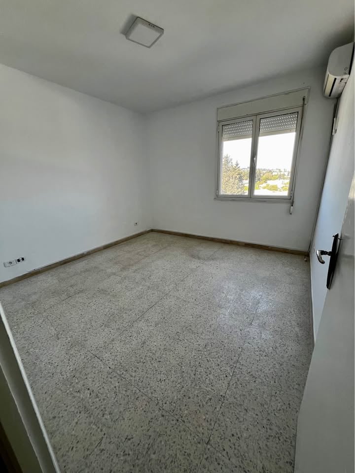 Cite El Khadra Cite El Khadra Location Appart. 4 pices Offre exclusive  alain savary