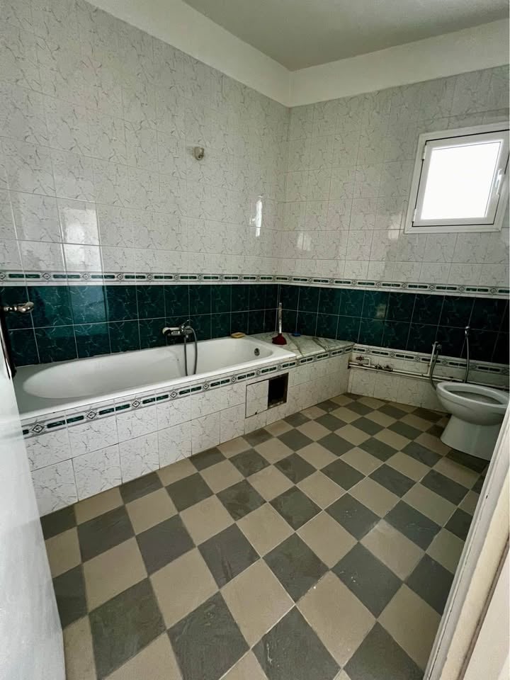 Cite El Khadra Cite El Khadra Location Appart. 4 pices Offre exclusive  alain savary