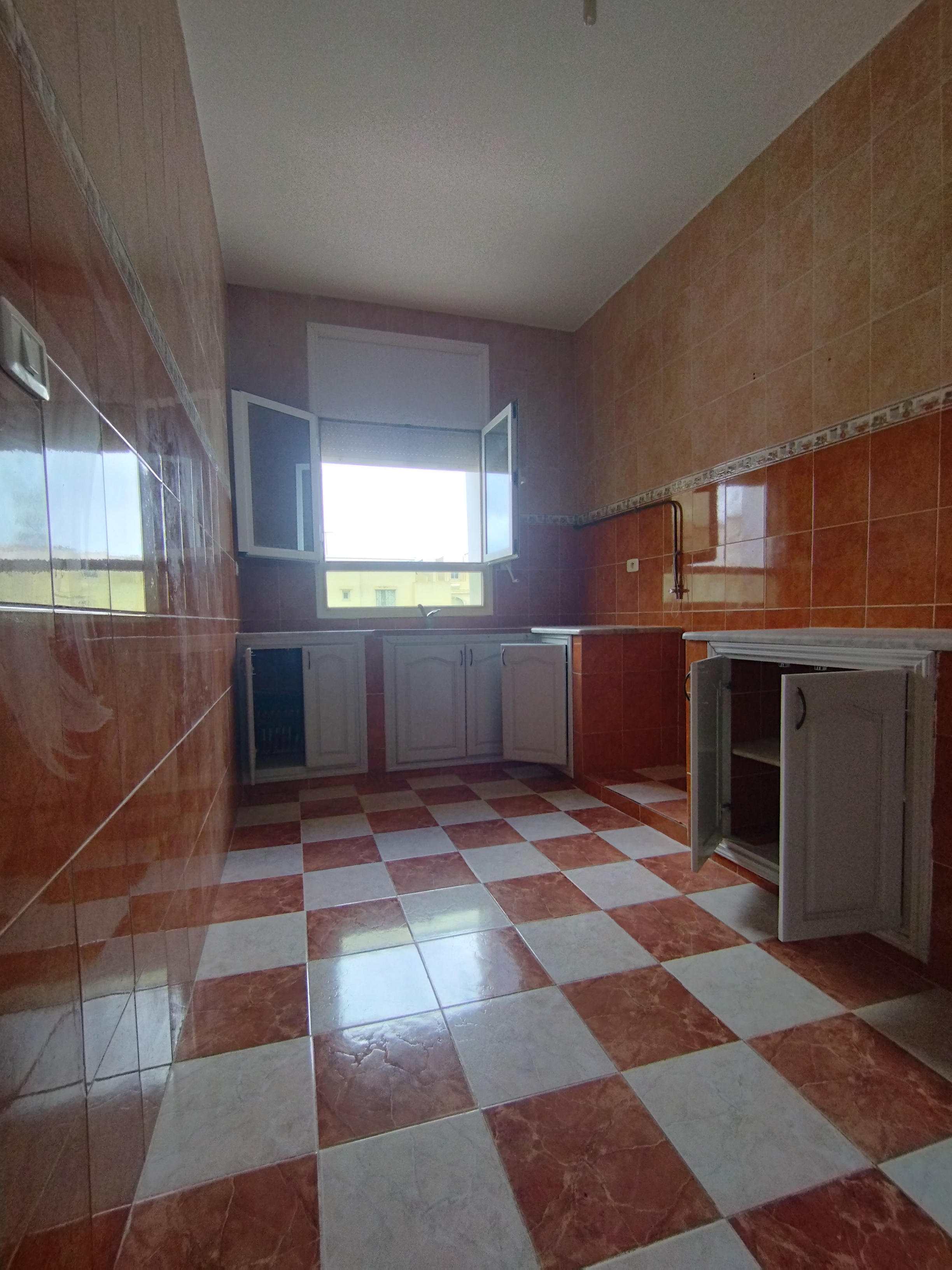 La Soukra Borj Louzir Location Appart. 3 pices Etage de villa  ennkhilet