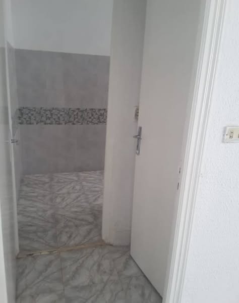 Bab Bhar Hedi Chaker Location Appart. 3 pices S2 vide a lafayette