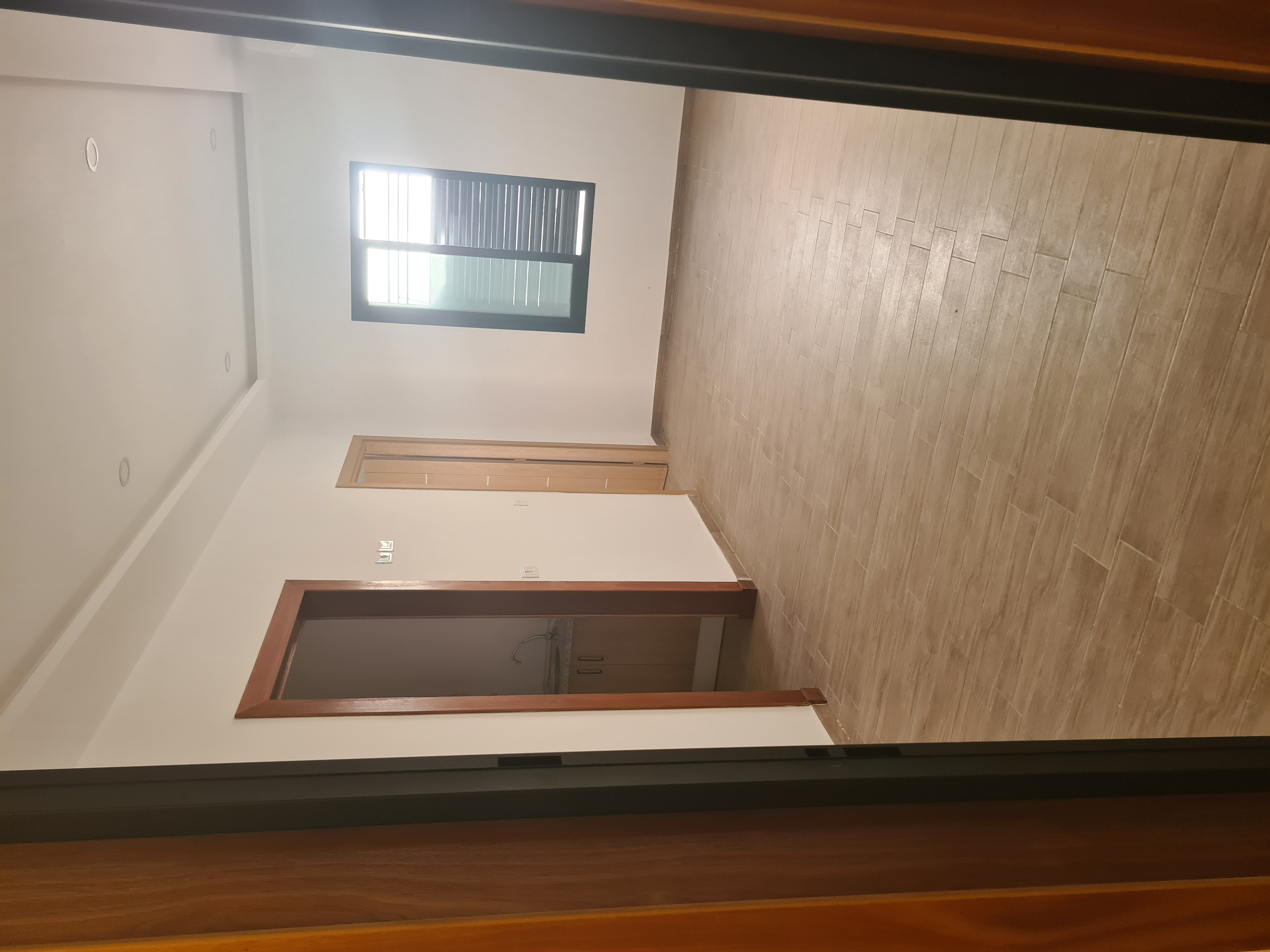 Ezzahra Ezzahra Vente Surfaces Bureau neuf