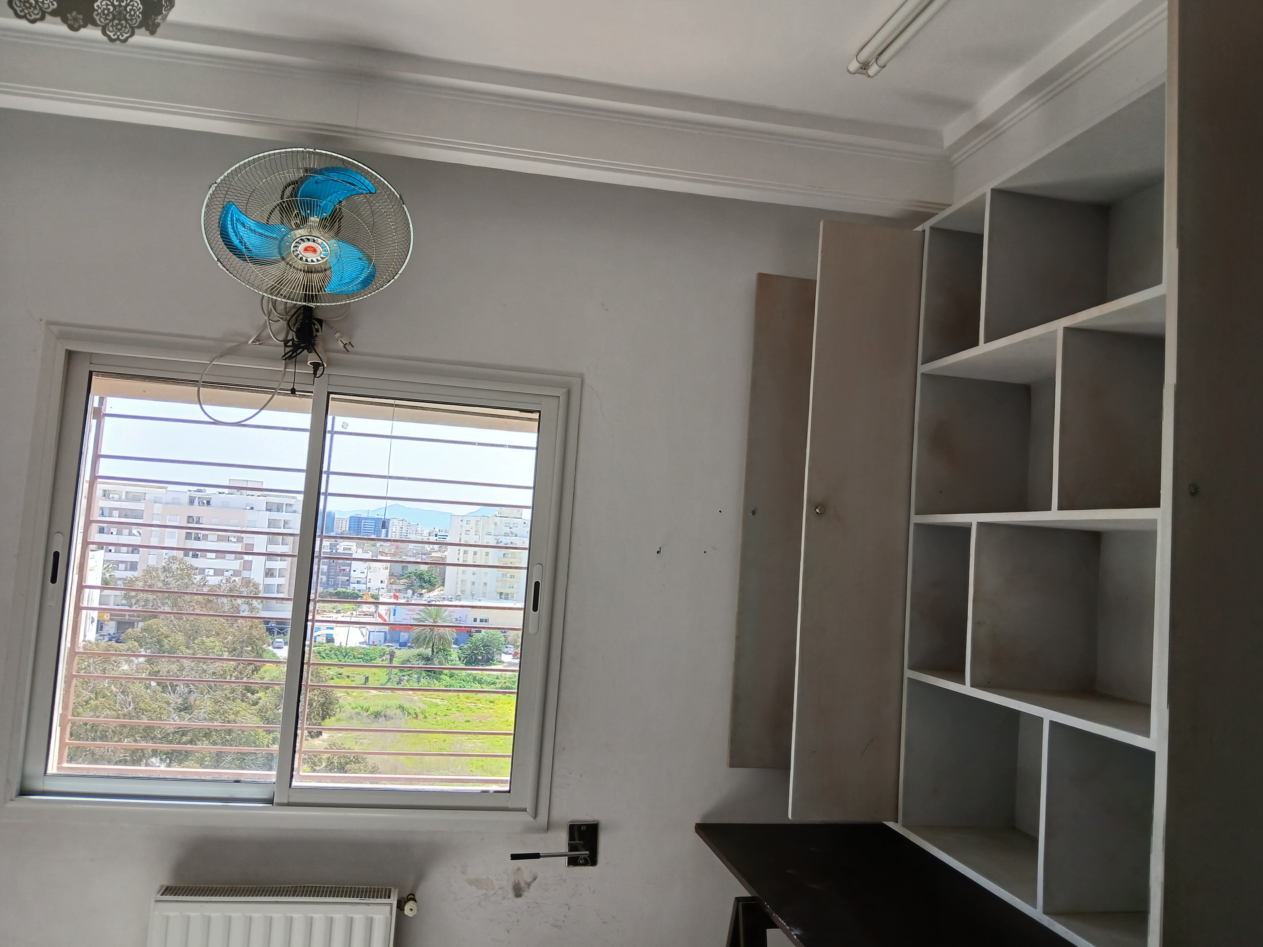 Ain Zaghouan Ain Zaghouan Location Appart. 3 pices S2  laouina emplacement idal