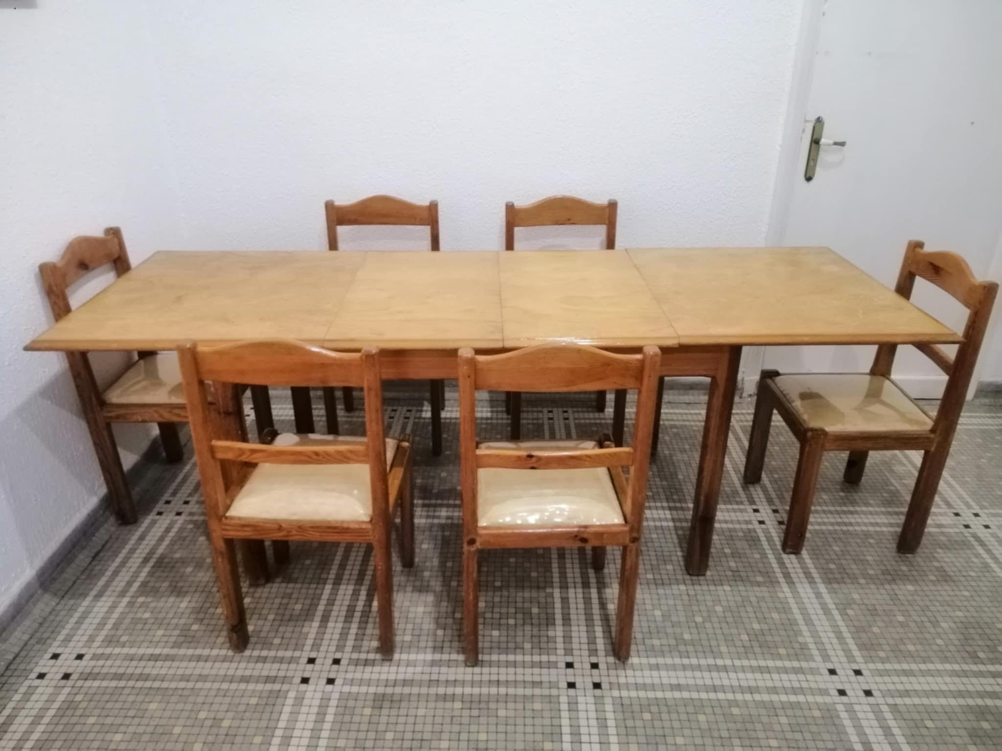 Bab Bhar Bab Bhar Salon - Salle  manger  Salle  manger Table en bois extensible avec 6 chaises