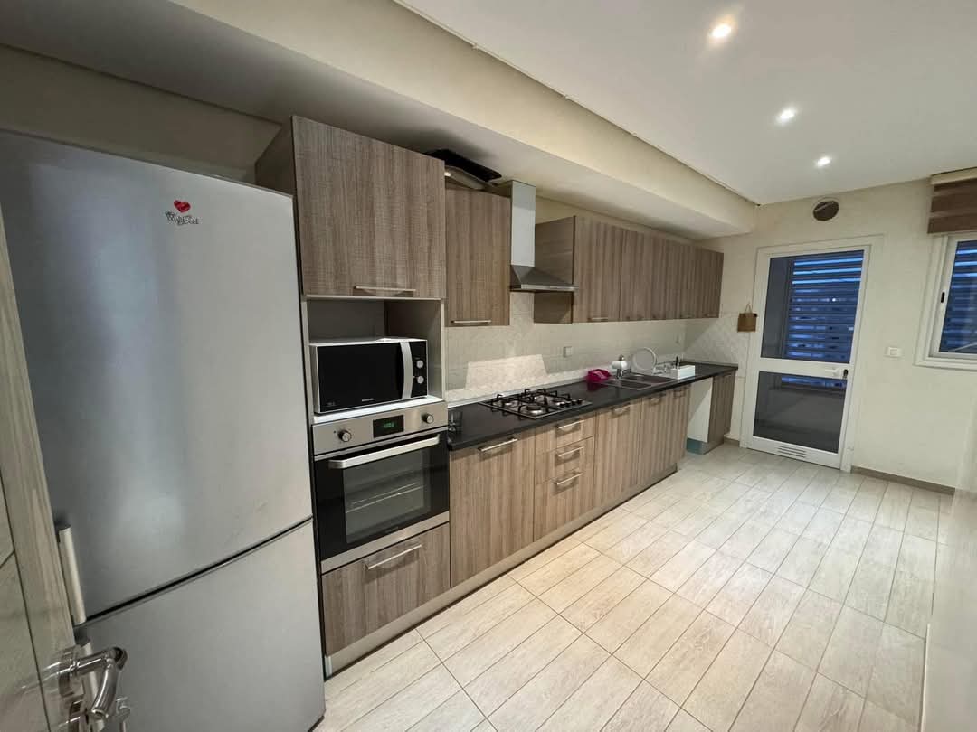 Ariana Ville Cite Ennasr 2 Location Appart. 3 pices S2 hst 1550 d ennasr 2