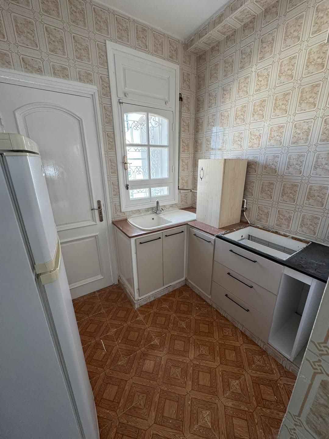 Ariana Ville Cite Ennasr 1 Location Appart. 3 pices Rdc s2 de villa 950d ennasr 1
